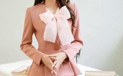 桃子老师和4个学生